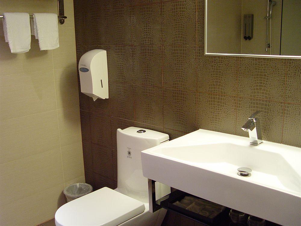 The Riverside Hotel Esthetics Kaohsiung Eksteriør billede